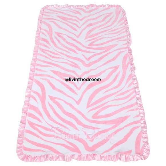 BT09 NWT Beach Bunny Pink And White Tiger Towel - Picture 6 of 7